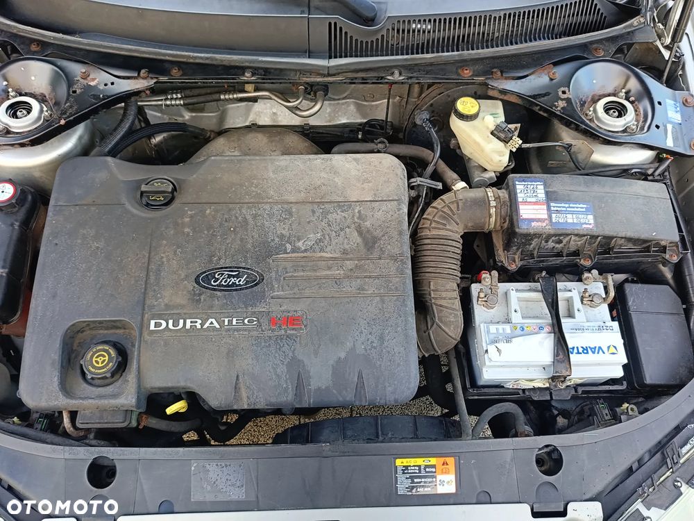 Ford Mondeo 1.8 Ghia - 16