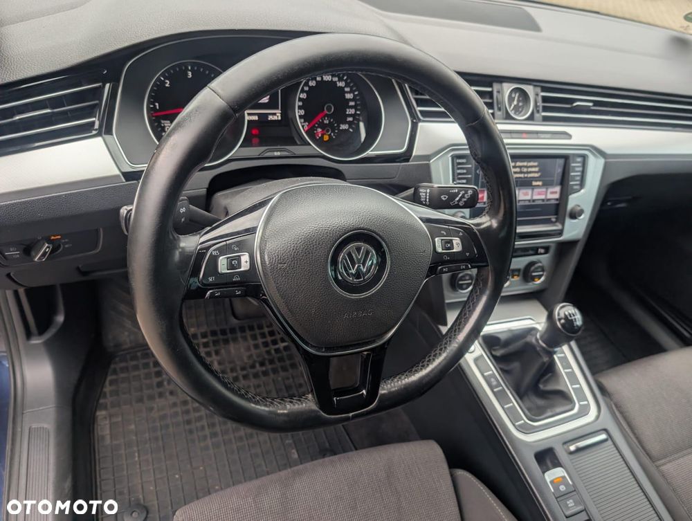 Volkswagen Passat 2.0 TDI (BlueMotion Technology) Comfortline - 11