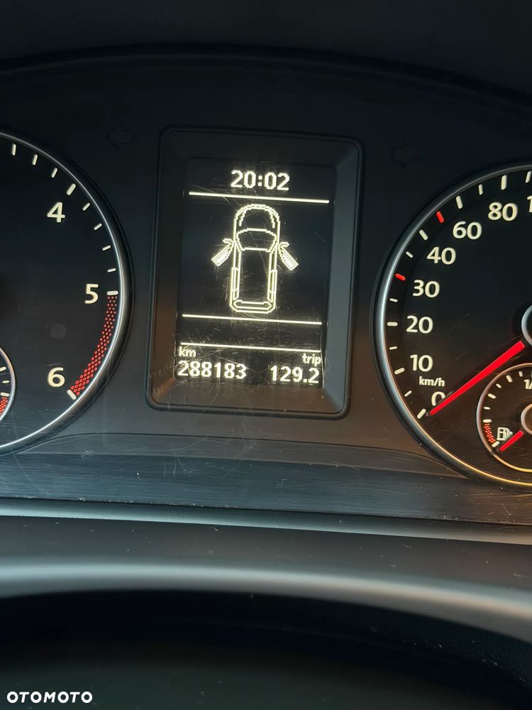Volkswagen Touran 1.6 TDI DPF MATCH - 36