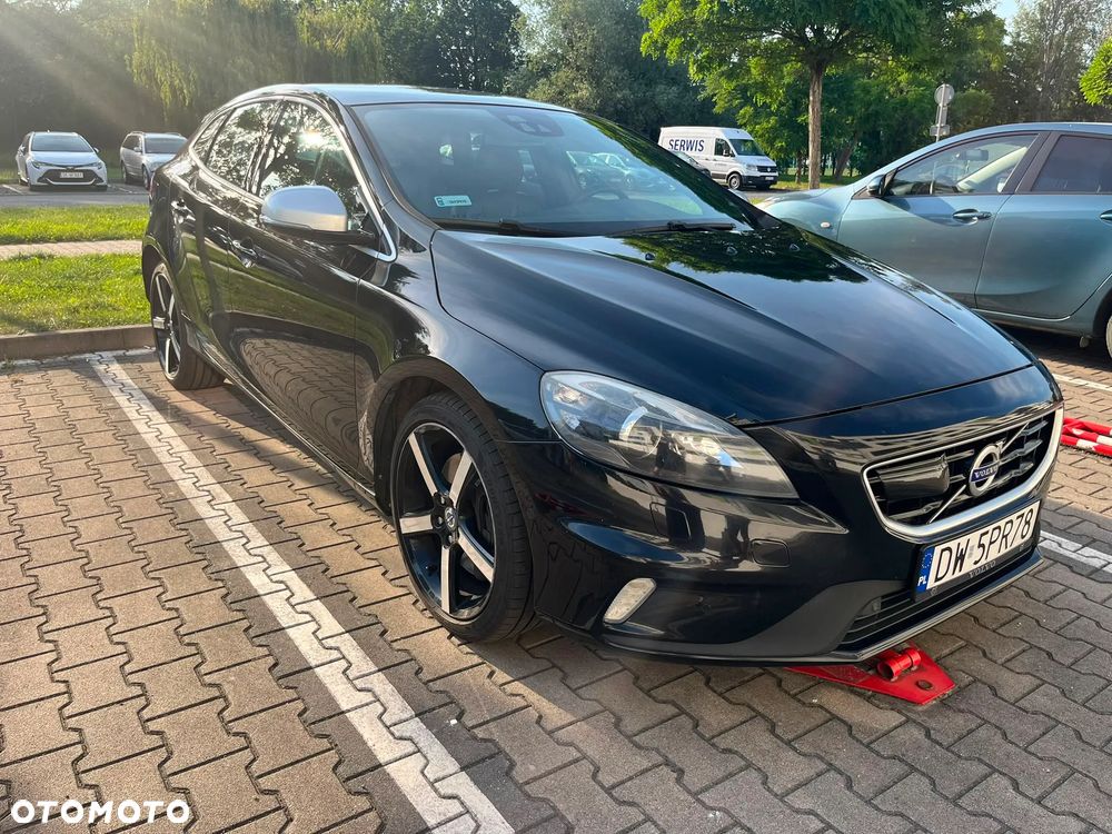 Volvo V40 D4 Drive-E R-Design Momentum - 1