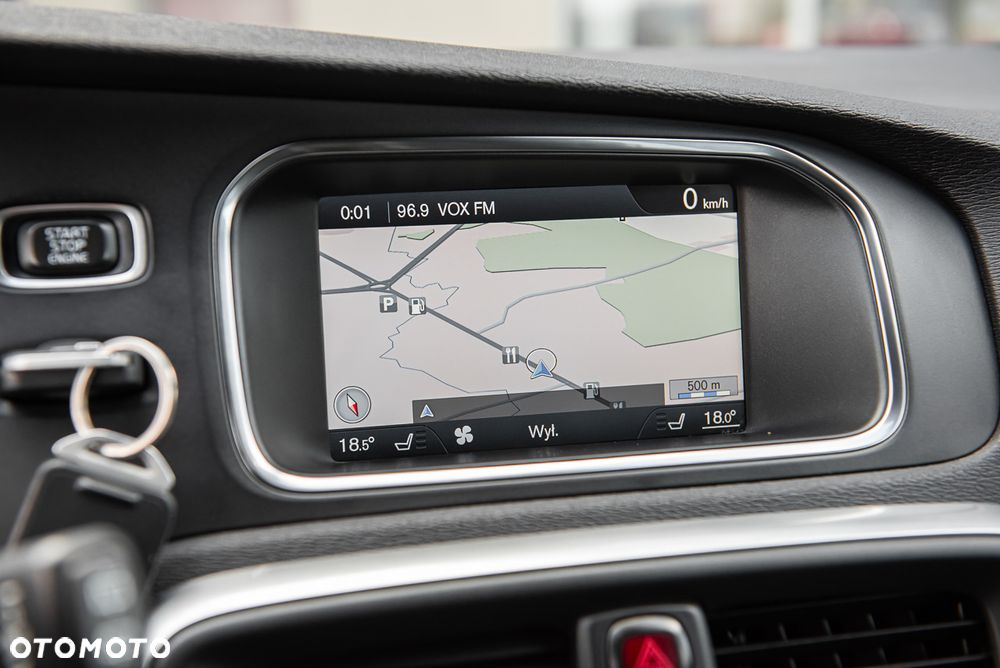 Volvo V40 T4 R-Design - 22