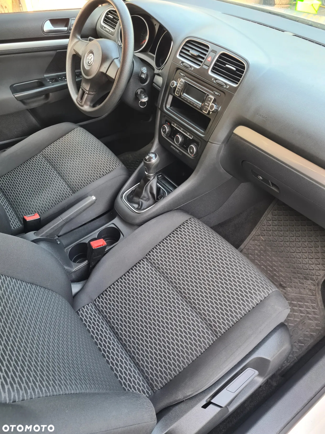 Volkswagen Golf 1.6 TDI DPF Trendline - 29