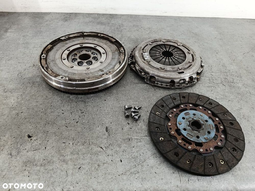 KOŁO DWUMASOWE KOMPLETNE VOLVO V50 2294000111 3082001751 GGV-30  000039 - 1