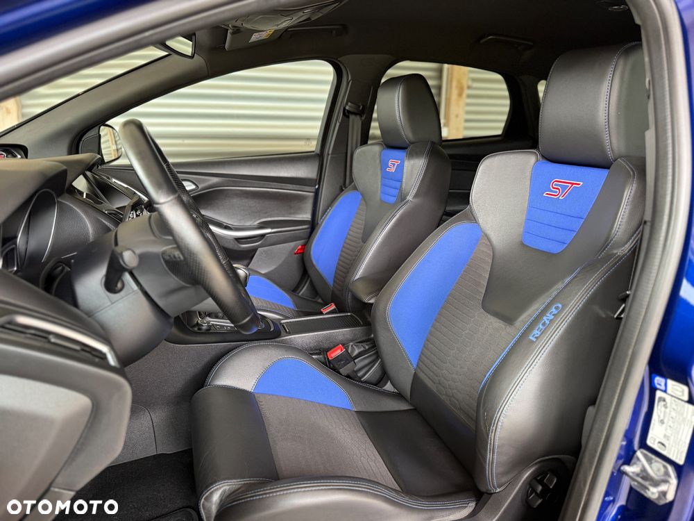 Ford Focus 2.0 EcoBoost ST mit Leder-Sport-Paket - 27