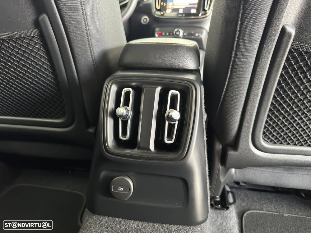 Volvo XC 40 1.5 T5 PHEV Inscription Expression — fotografia 25