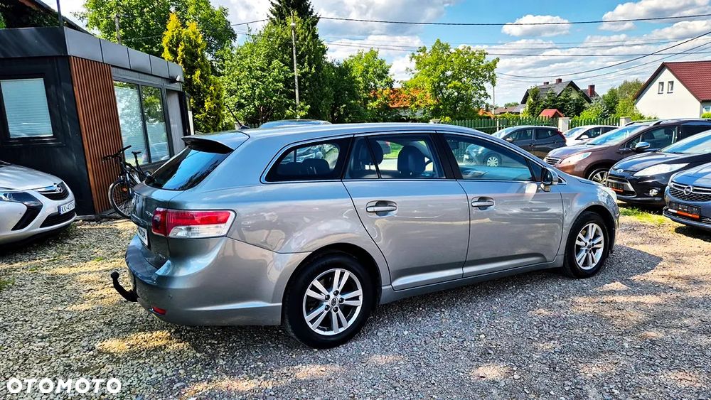 Toyota Avensis - 14