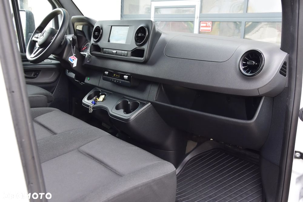 Mercedes-Benz Sprinter 519 CDI  Kontener Na bliźniaku , Automatyczna skrzynia 190 KM, Salon PL   Na gwarancji - 29