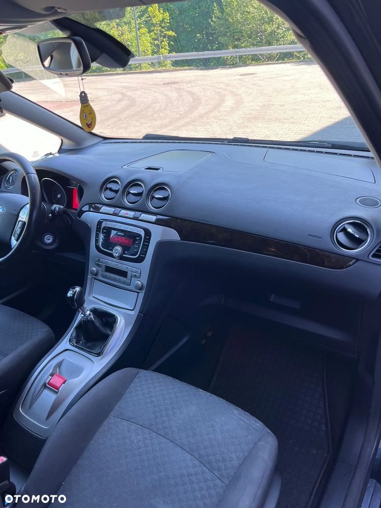 Ford Galaxy 2.0 TDCi Ghia - 19