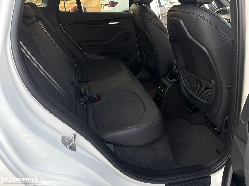 BMW X1 25 e xDrive Line Sport - 25