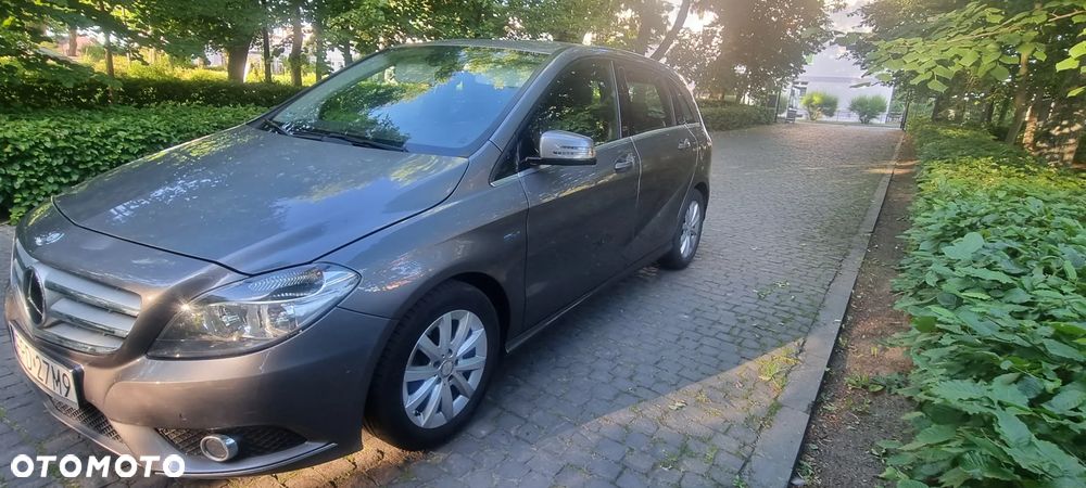 Mercedes-Benz Klasa B 180 (BlueEFFICIENCY) 7G-DCT - 2