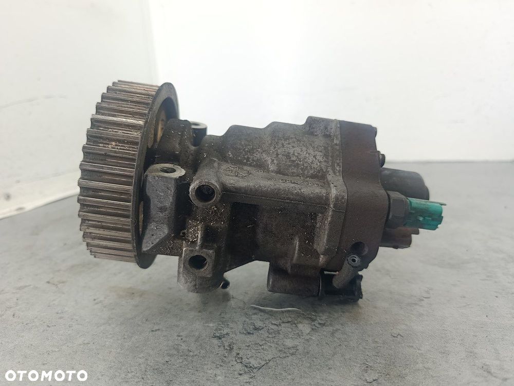 POMPA WTRYSKOWA RENAULT CLIO III ( 05-09 ) 9303Z110D DELPHI 1.5 DCI 68KM - 3