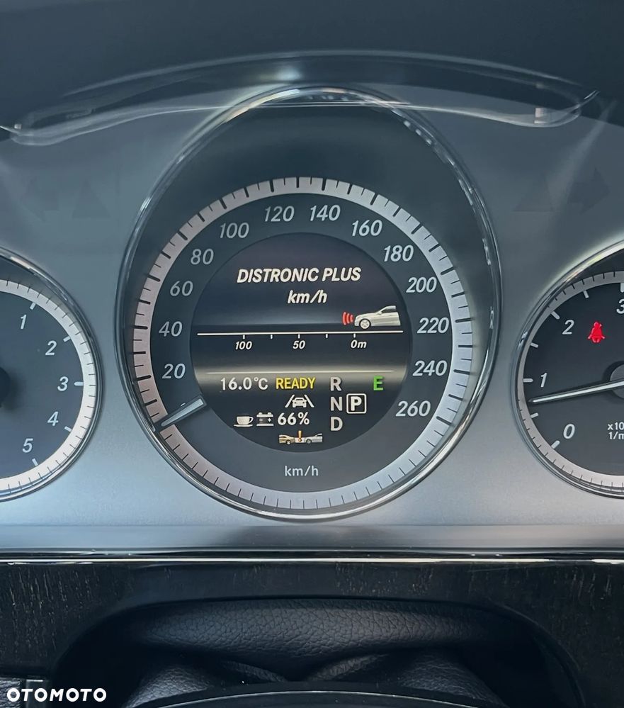Mercedes-Benz Klasa E 300 BlueTEC Hybrid Avantgarde - 23