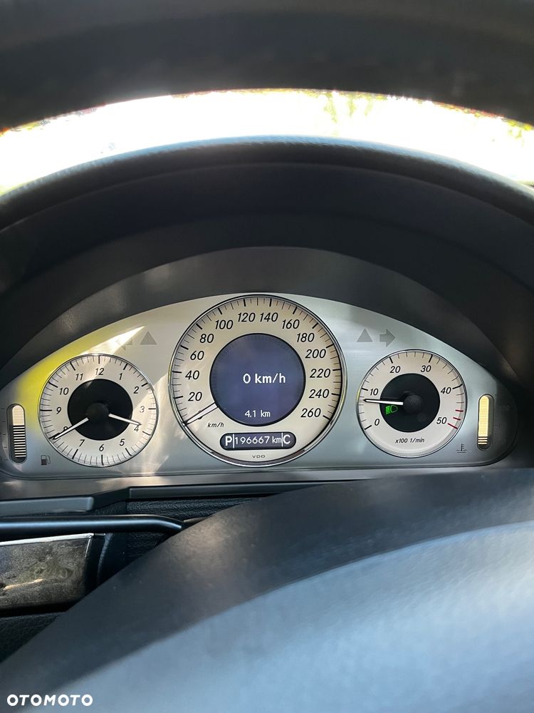 Mercedes-Benz Klasa E 220 CDI Automatik Avantgarde DPF BusinessEDITION - 23