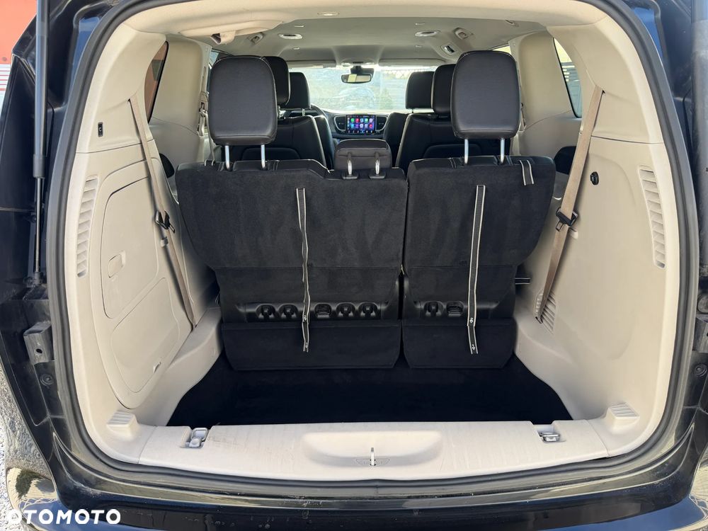 Chrysler Pacifica - 38