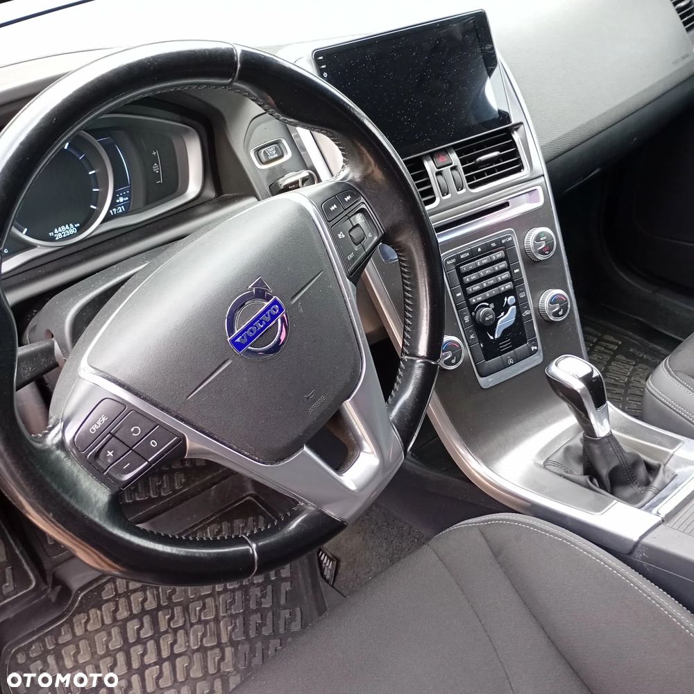 Volvo XC 60 - 4