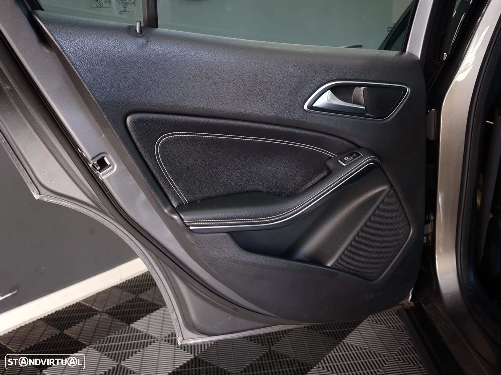 Mercedes-Benz GLA 200 (CDI) d 7G-DCT Urban - 29