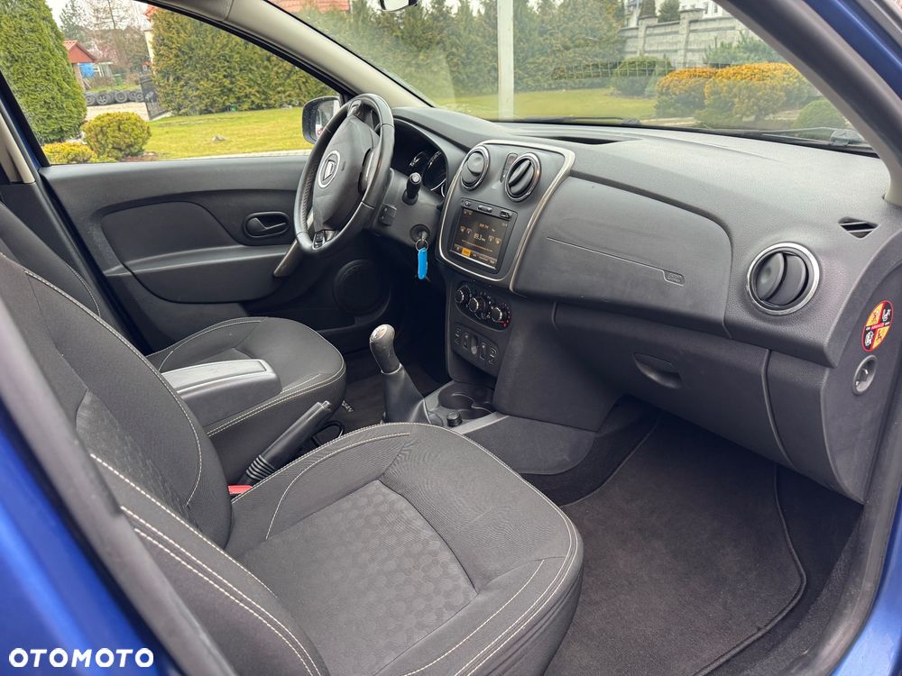 Dacia Logan 0.9 TCe SL Celebration S&S EU6 - 18