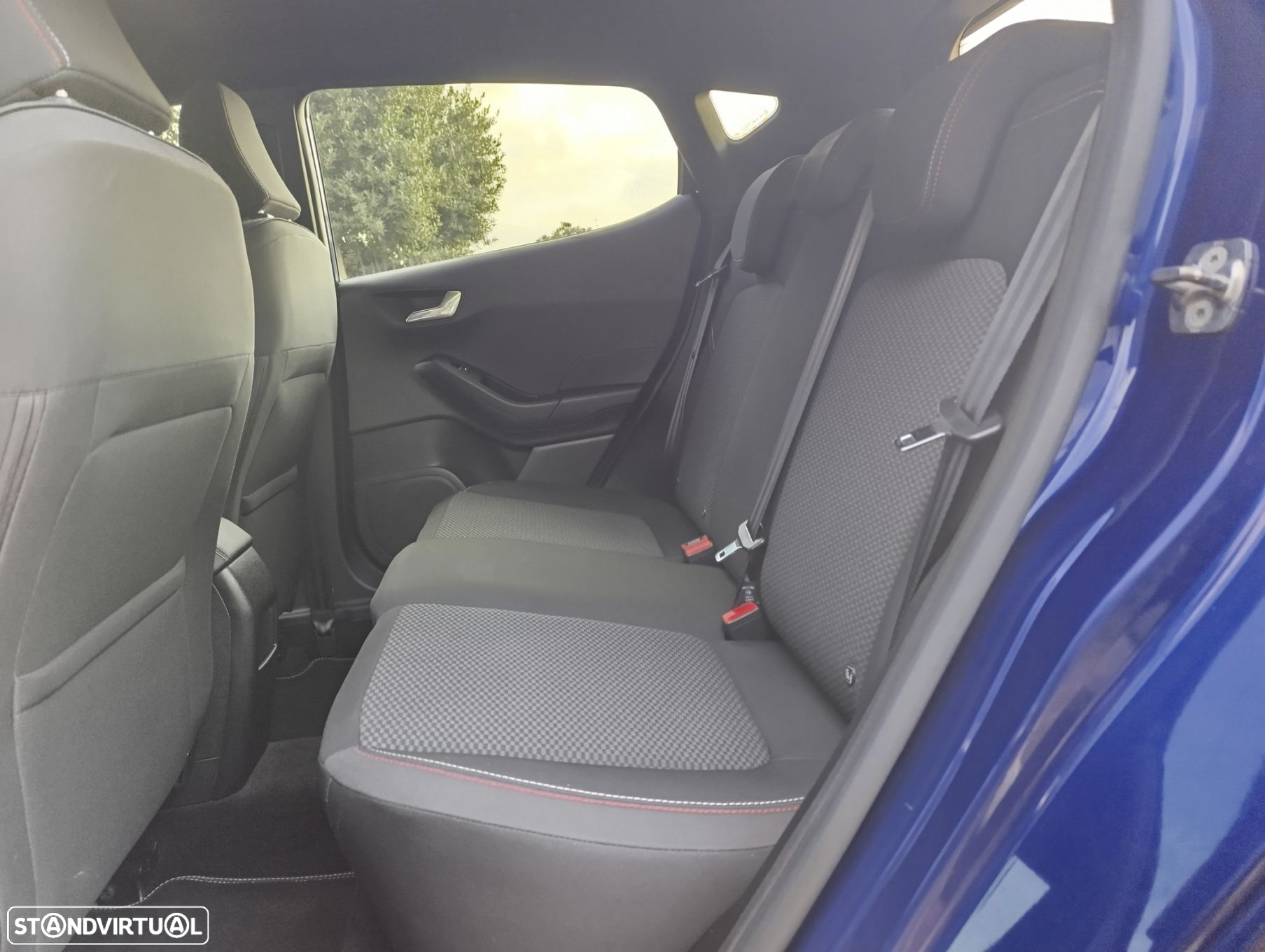 Ford Fiesta 1.0 EcoBoost ST-Line - 29
