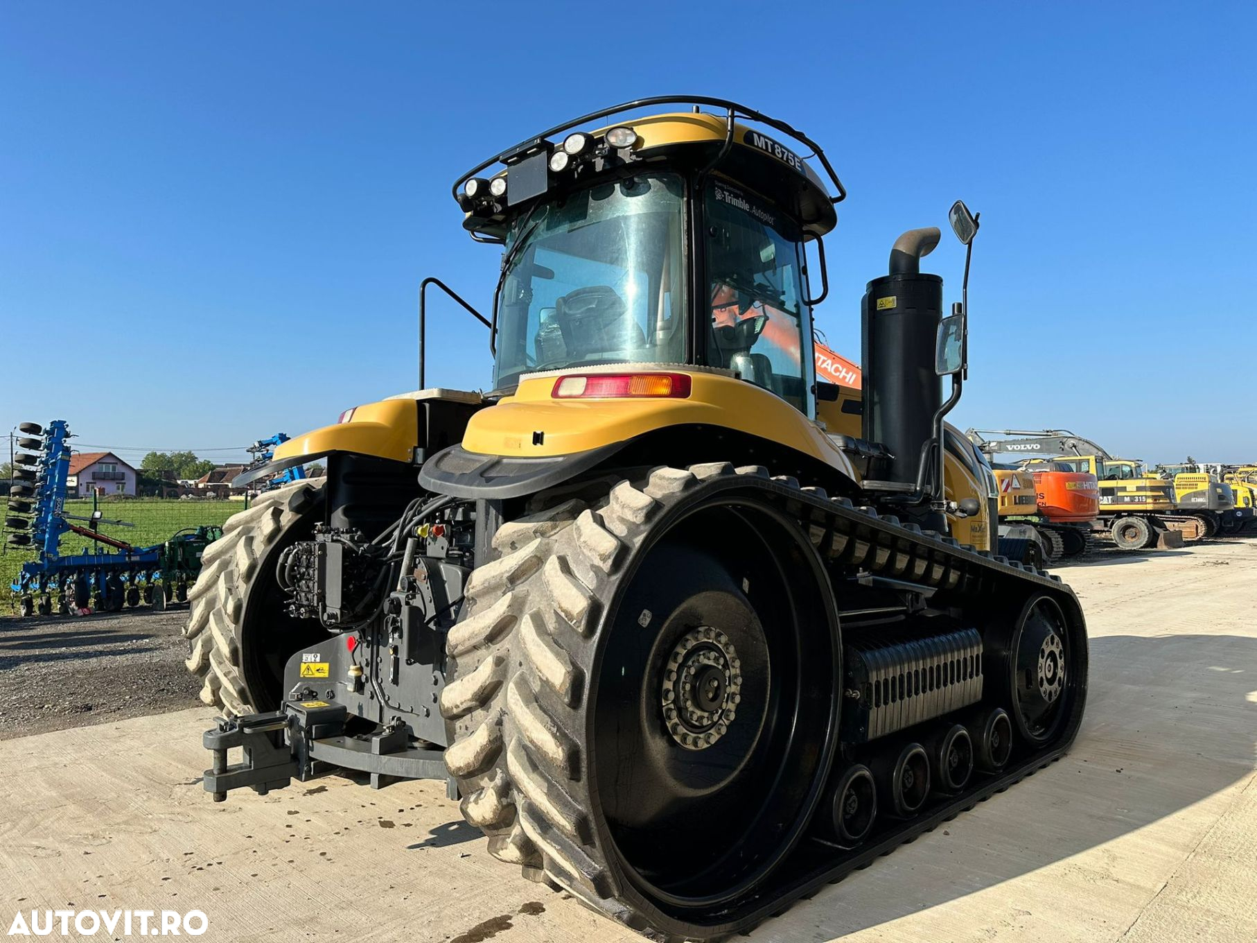 Challenger MT875E Tractor pe Senile - 7