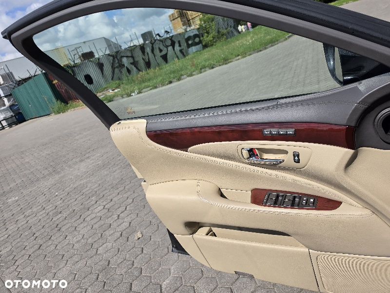Lexus LS 600h Elegance - 15