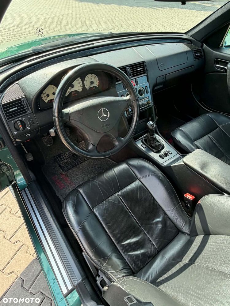 Mercedes-Benz Klasa C 180 T Sport - 8