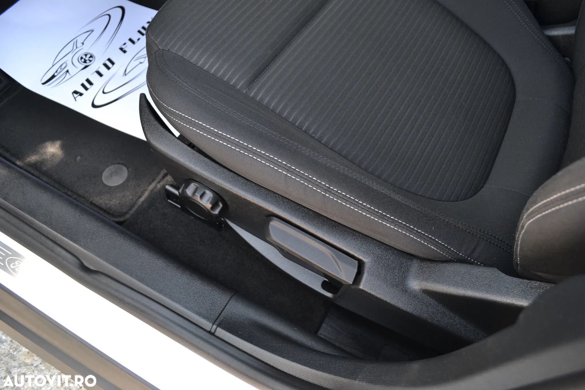 Ford Focus 1.5 EcoBlue Start-Stopp-System Aut. TITANIUM - 8