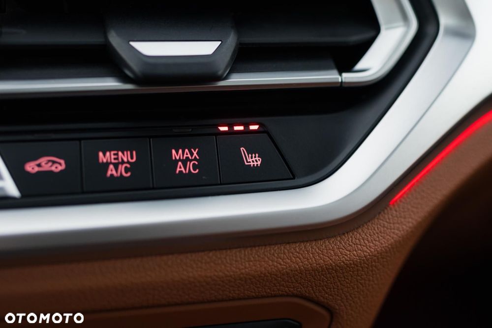 BMW Seria 3 320d Luxury Line - 26