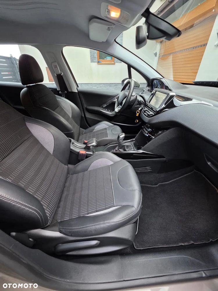 Peugeot 2008 PureTech 82 Allure - 14