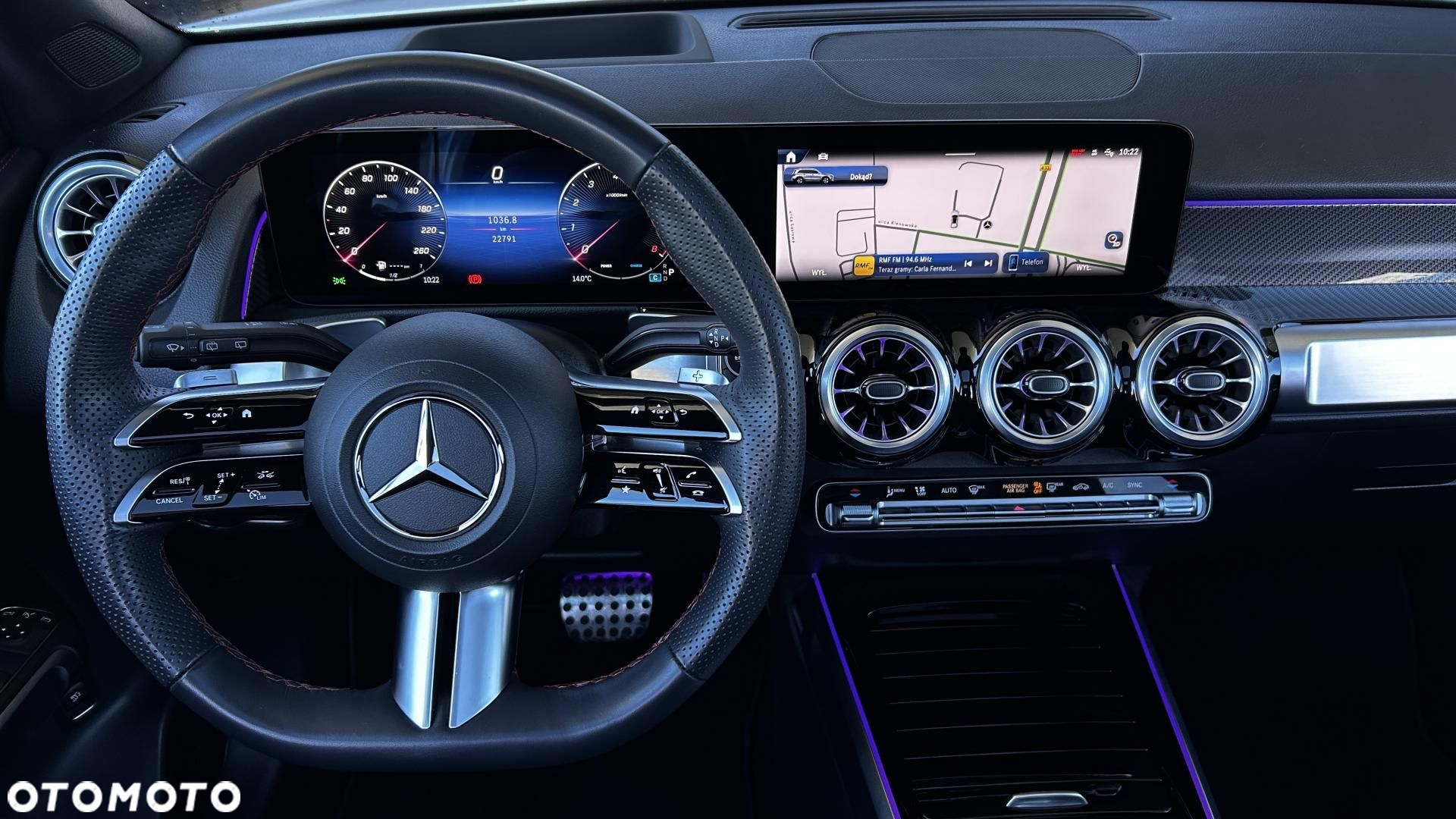 Mercedes-Benz GLB - 14