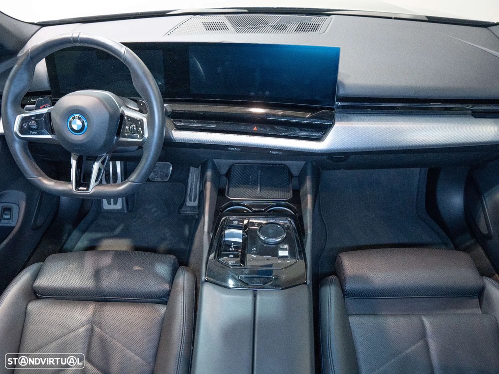 BMW 530 e Pack Desportivo M - 7