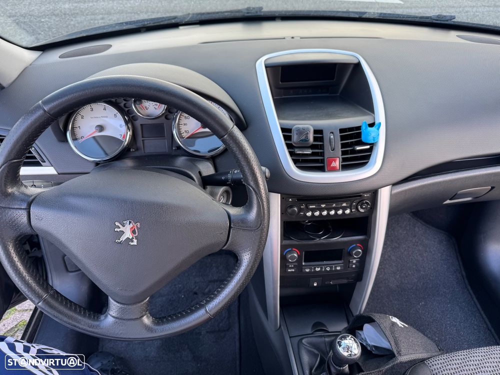 Peugeot 207 1.4 16V Active - 22