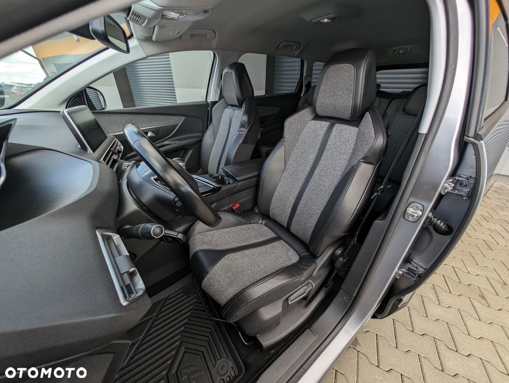 Peugeot 5008 2.0 BlueHDI Allure S&S - 33