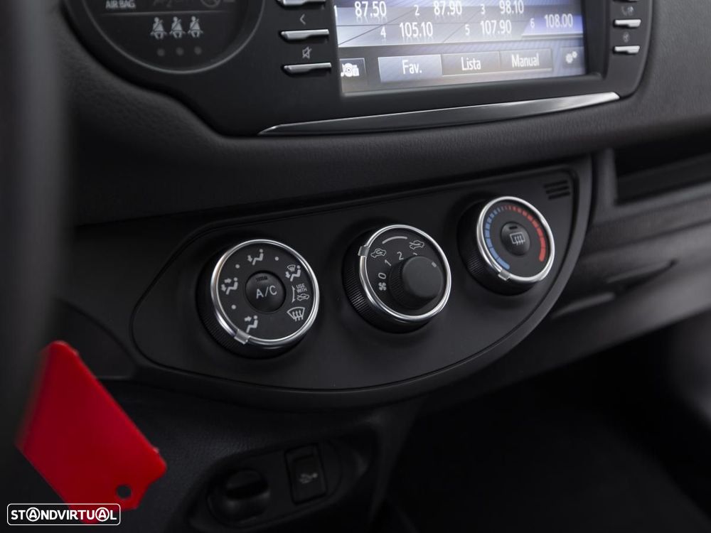 Toyota Yaris 1.0 VVT-i Comfort — fotografia 17