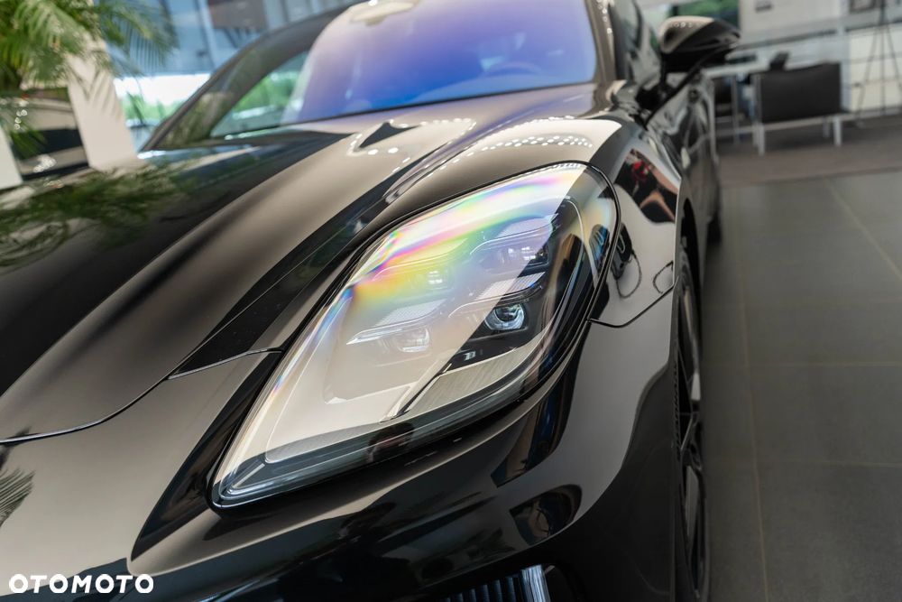Porsche Panamera 4 - 11
