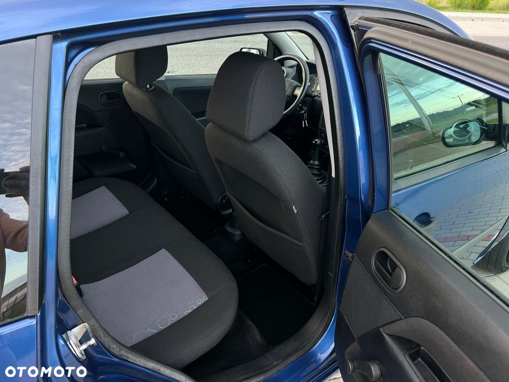 Ford Fiesta 1.4 Ambiente - 14