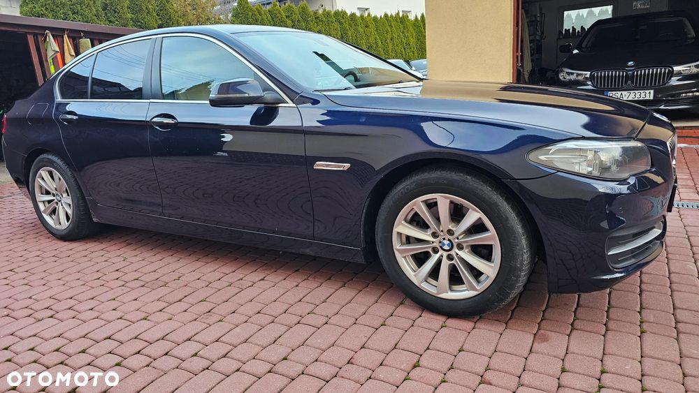 BMW Seria 5 528i xDrive Sport-Aut Luxury Line - 17