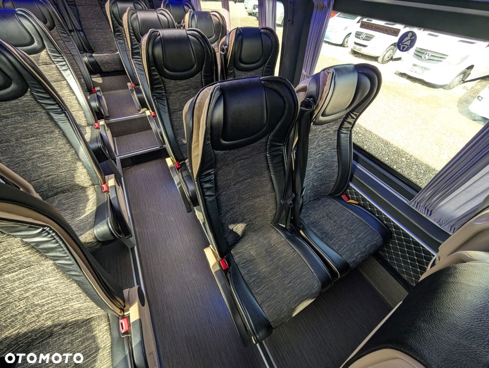Mercedes-Benz Sprinter 517 - 20
