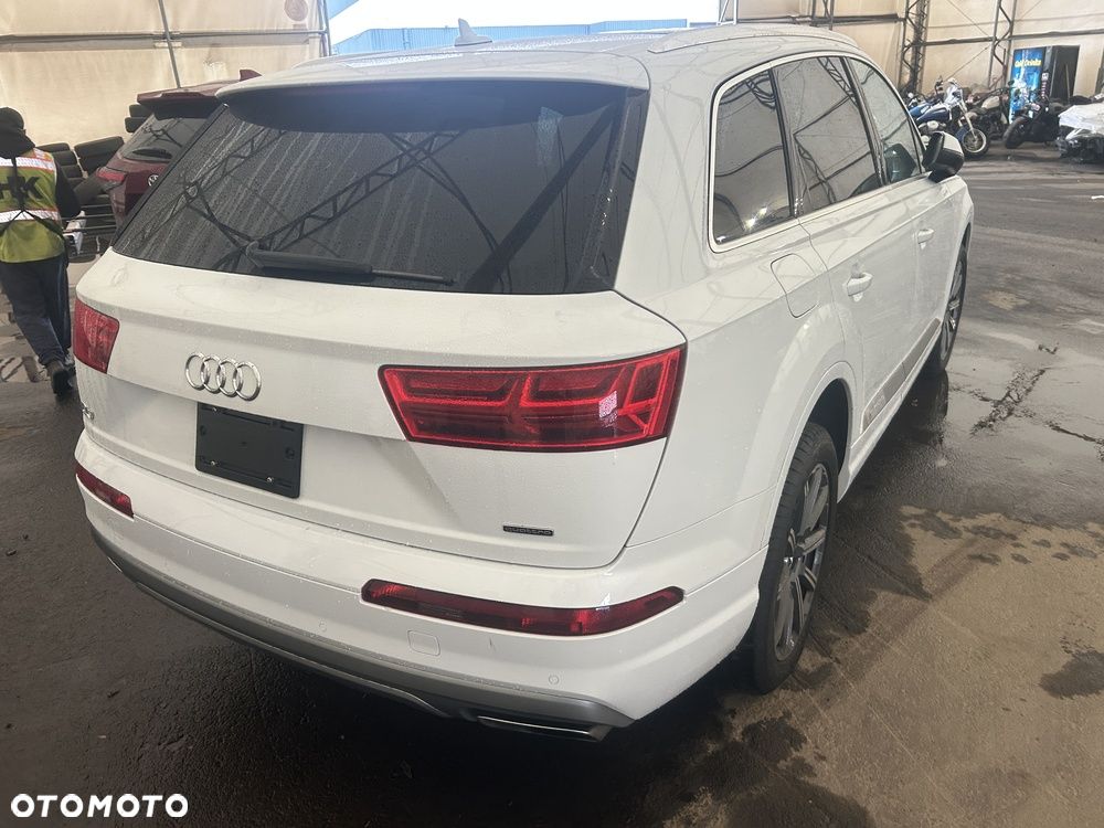 Audi Q7 - 10