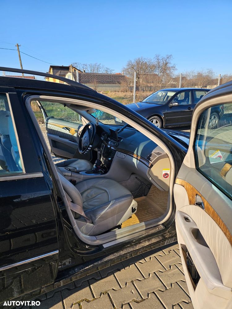 Mercedes-Benz E - 12