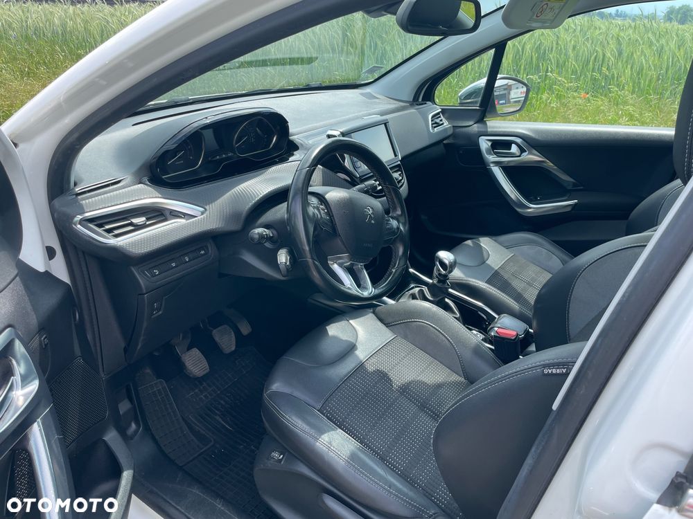 Peugeot 2008 1.6 e-HDi Allure S&S - 8