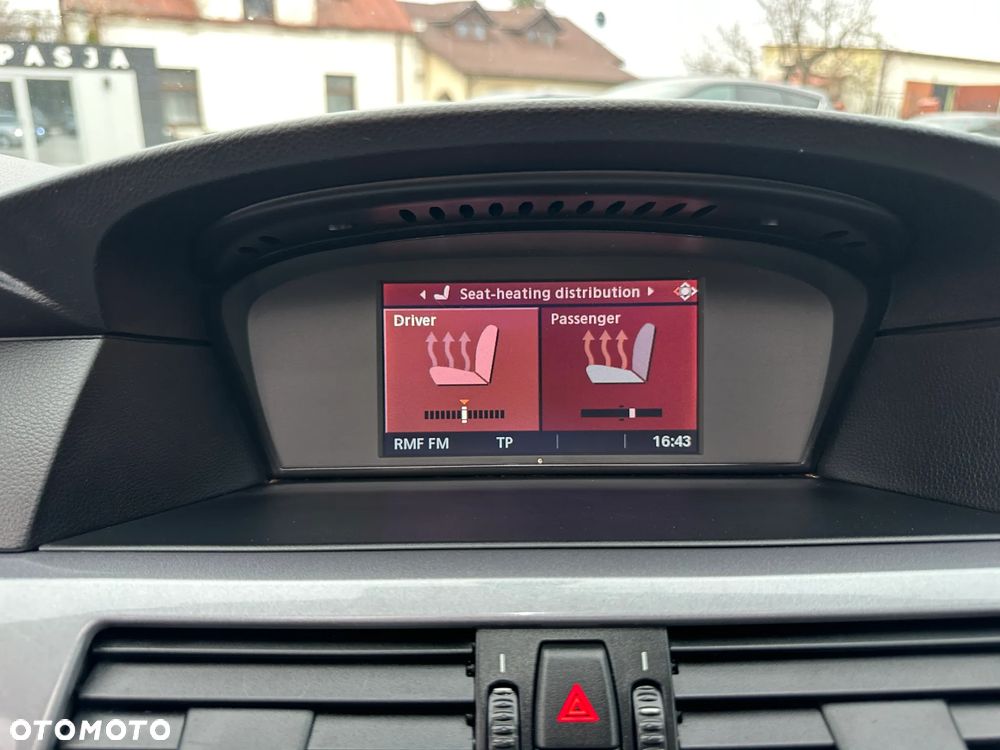 BMW Seria 5 523i - 25