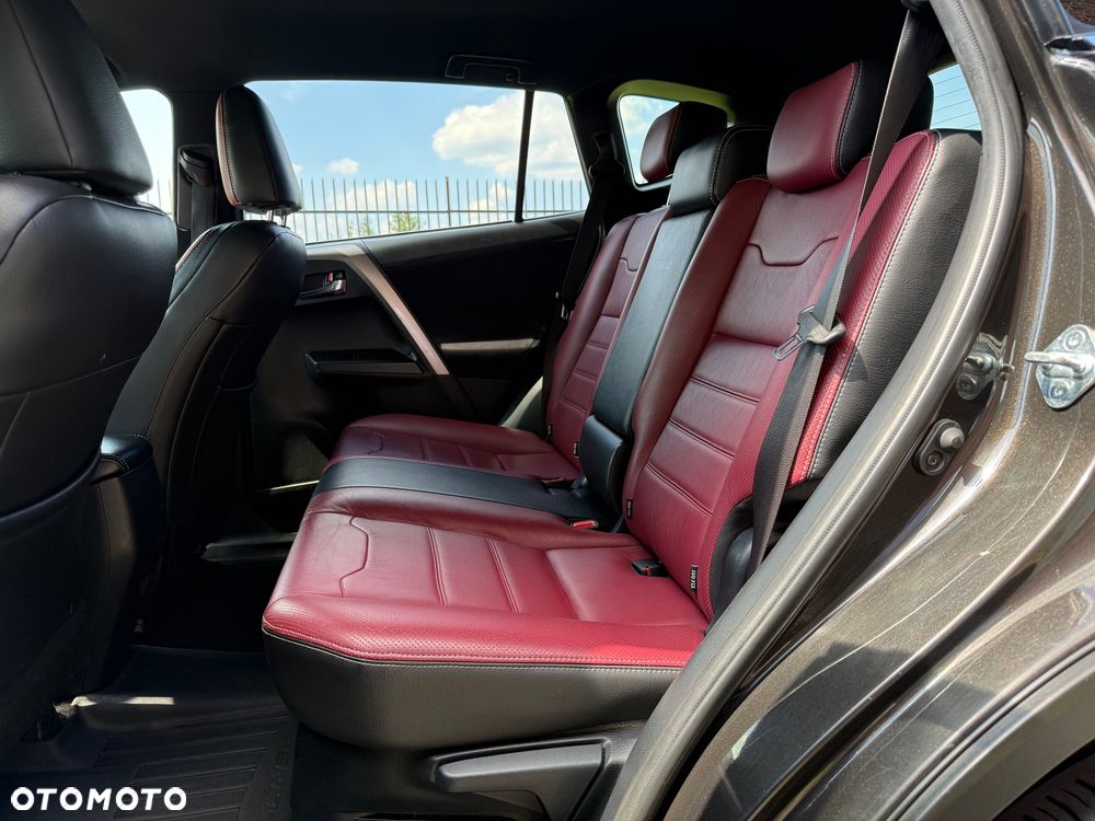 Toyota RAV4 Hybrid Style 4x2 - 18
