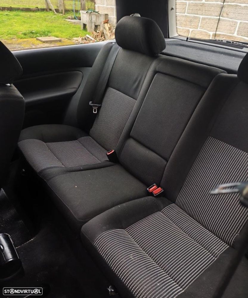 VW Golf 1.9 TDi Highline - 2