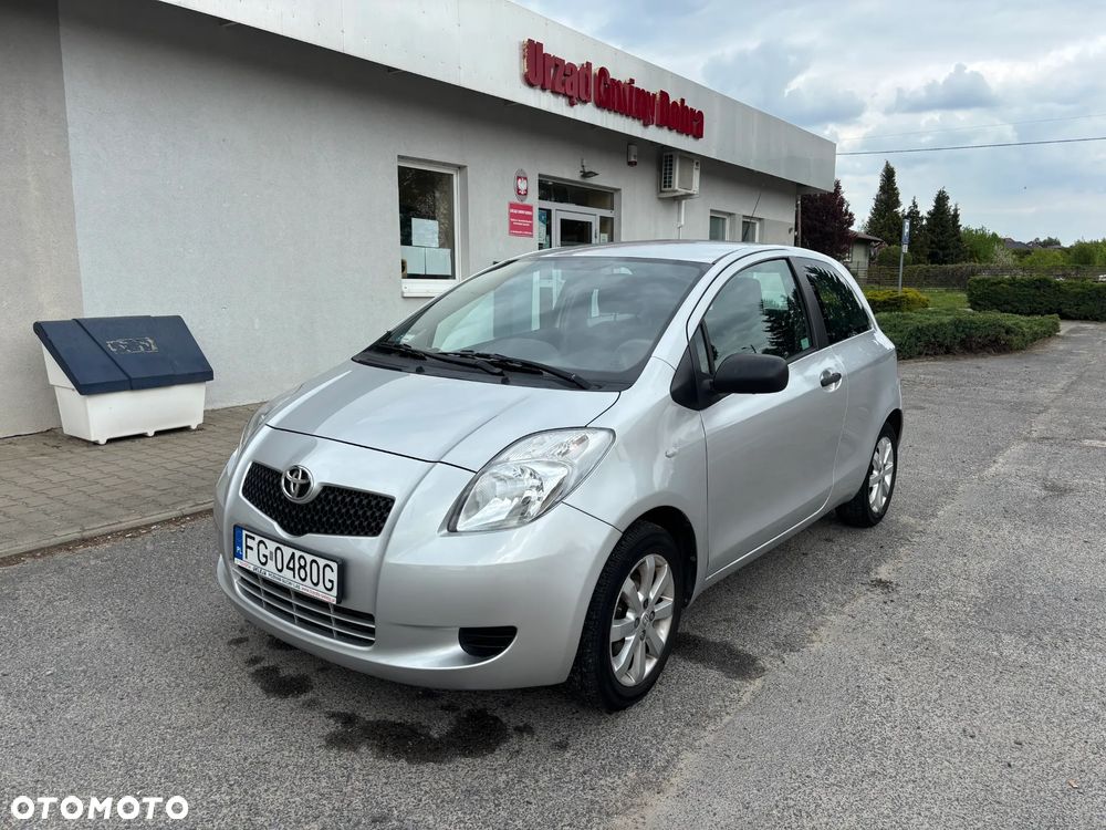 Toyota Yaris 1.3 Luna A/C - 1