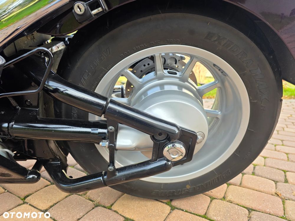 Suzuki Intruder - 28