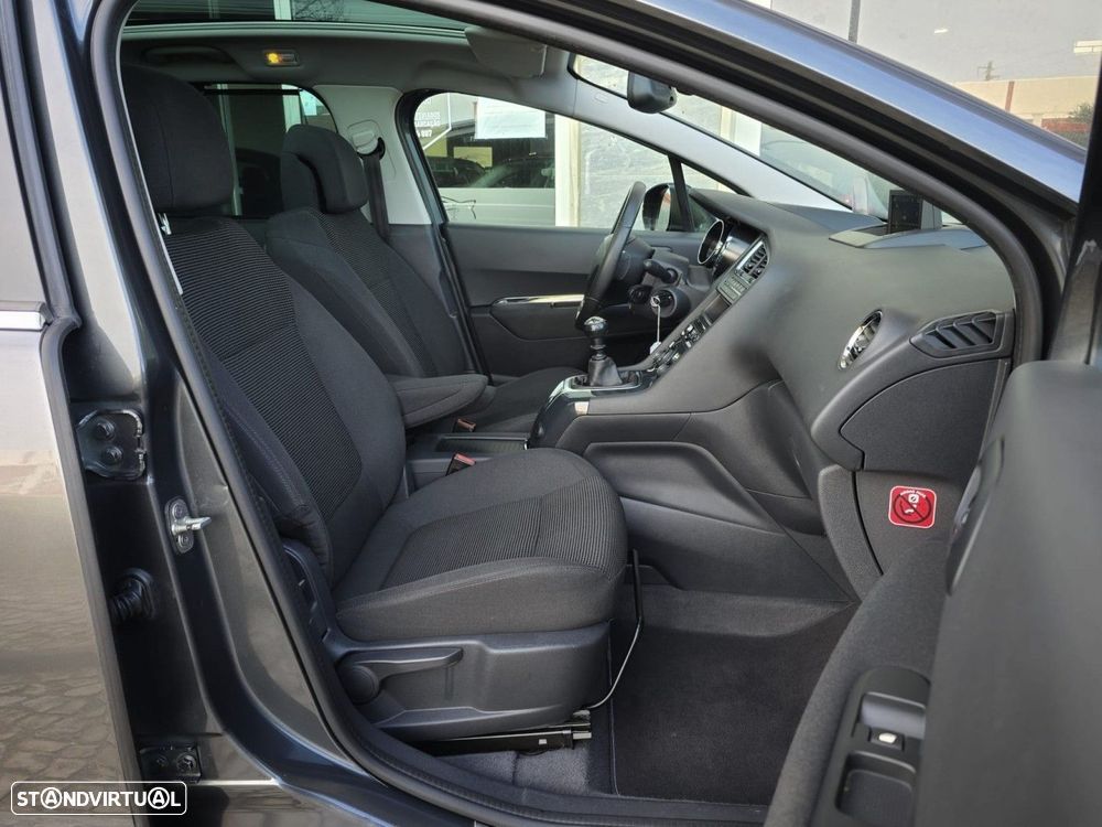 Peugeot 5008 1.2 PureTech Allure - 26