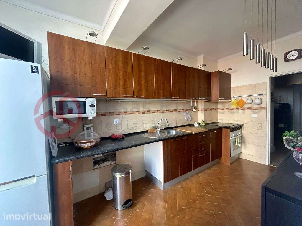 Excelente apartamento T3 com ótima localização no Laranjeiro, Almada - Grande imagem: 3/24