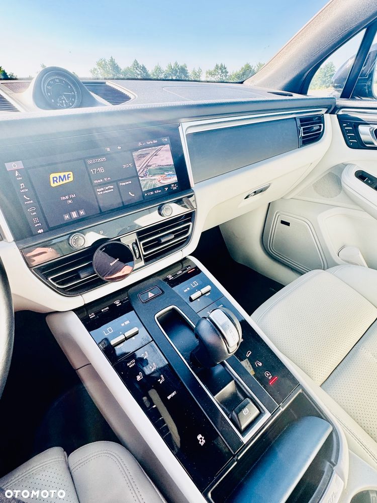 Porsche Macan T - 6