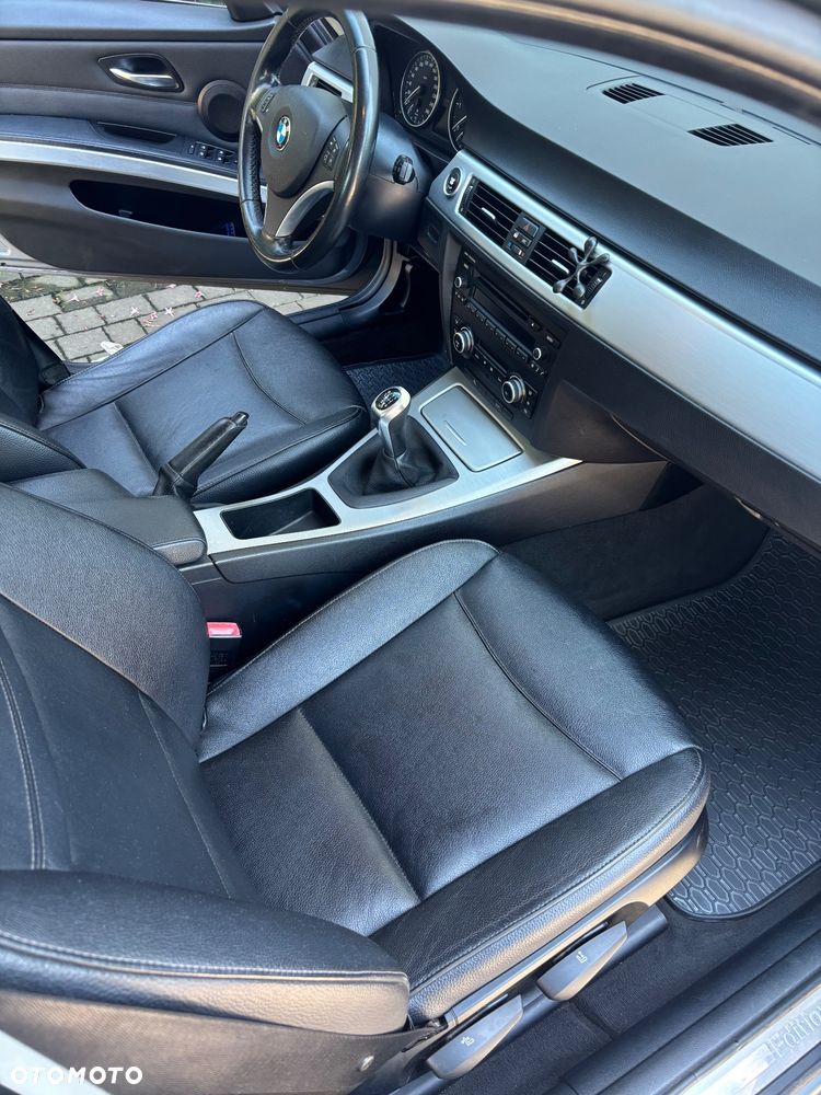 BMW Seria 3 320d - 8