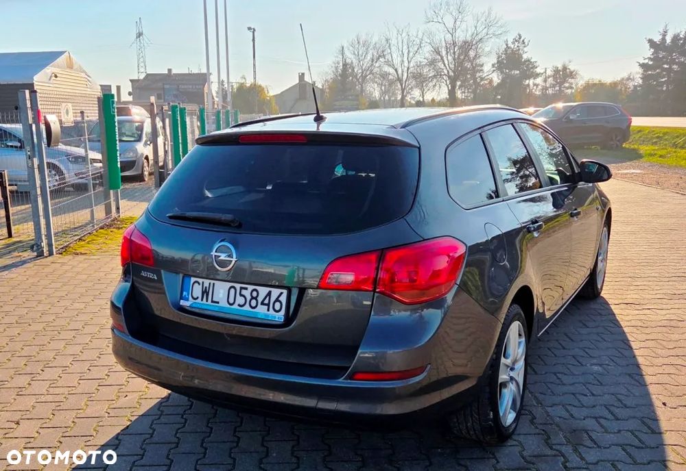 Opel Astra IV 1.4 Essentia - 8